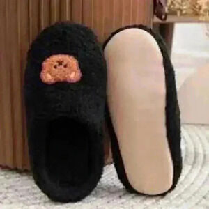 Teddy Bear fluffy bedroom slippers 
Size EUR37-38  condition new